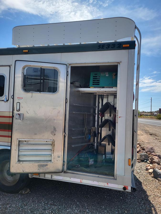 Used 2004 Sooner Horse Trailer