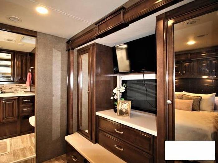 Used 2017 Thor Motor Coach Palazzo 36.1