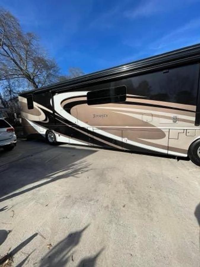 Used 2016 Winnebago Journey 40R