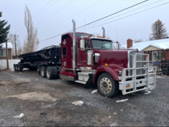 Used 2004 Kenworth W900 Conventional Sleeper Semi