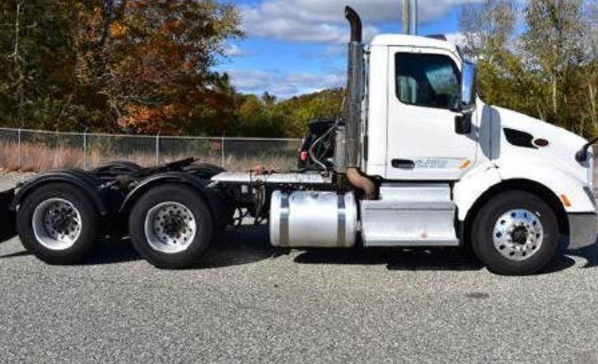 Used 2018 Peterbilt 579