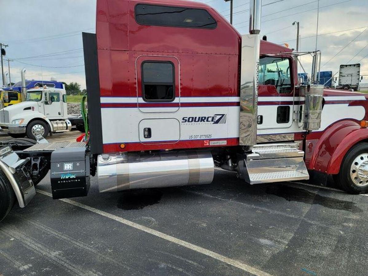 Used 2022 Kenworth W900 Conventional Sleeper Semi