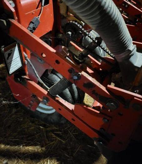 Used 2012 WHITE 8524