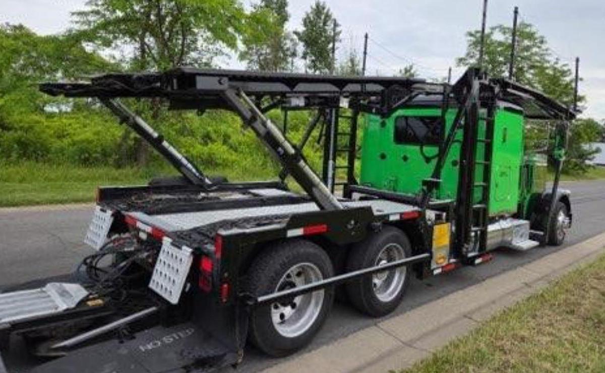 Used 2021 Peterbilt 389