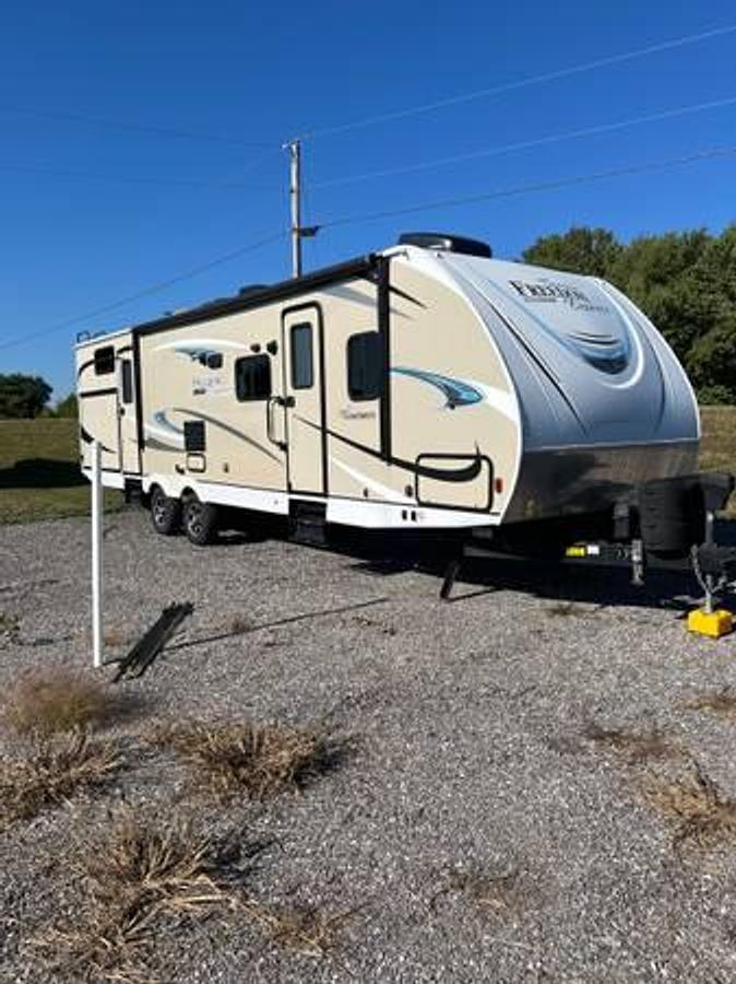 Used 2019 Coachmen Freedom Express