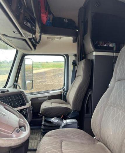 Used 2016 Volvo VNL64T630