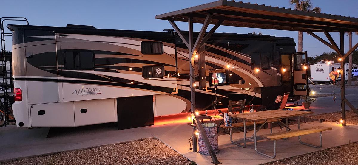 Used 2017 Tiffin Motorhomes Allegro Red 38QBA Class A Motorhome