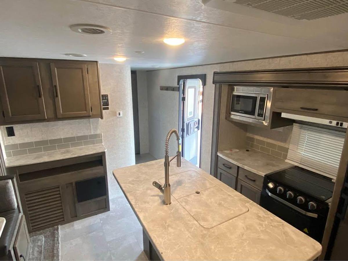 Used 2021 Coachmen Apex