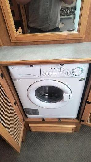 Used 2006 Fleetwood Discovery 39L