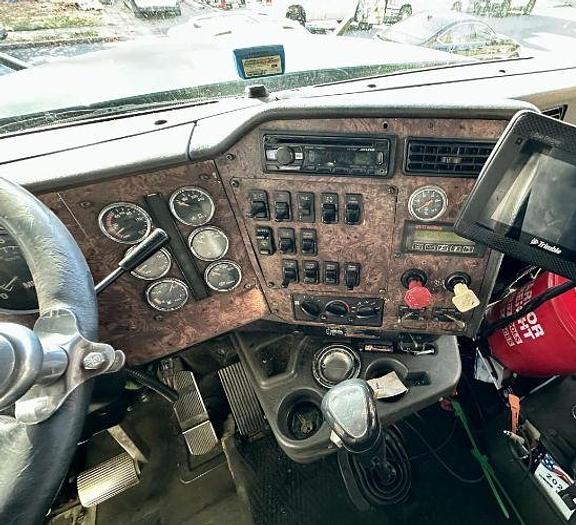 Used 2001 INTERNATIONAL 9900