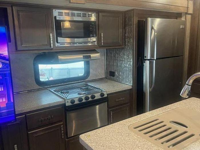 Used 2017 Highland Ridge Open Range Roamer RT323RLS