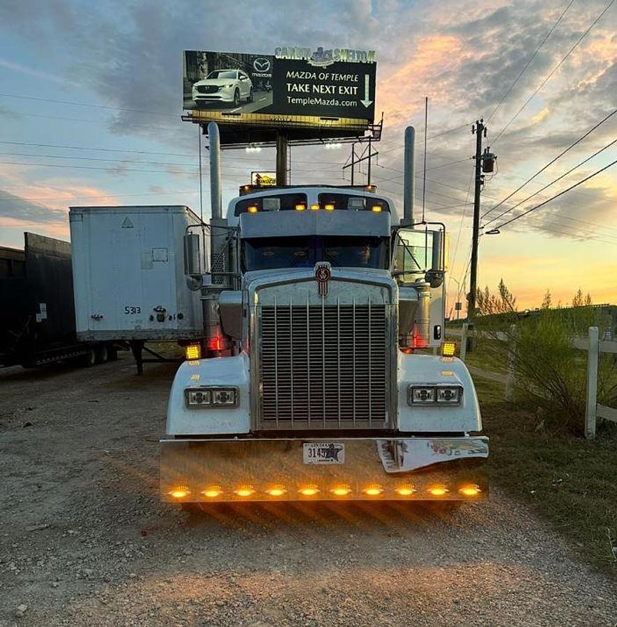 Used 2018 Kenworth W900L