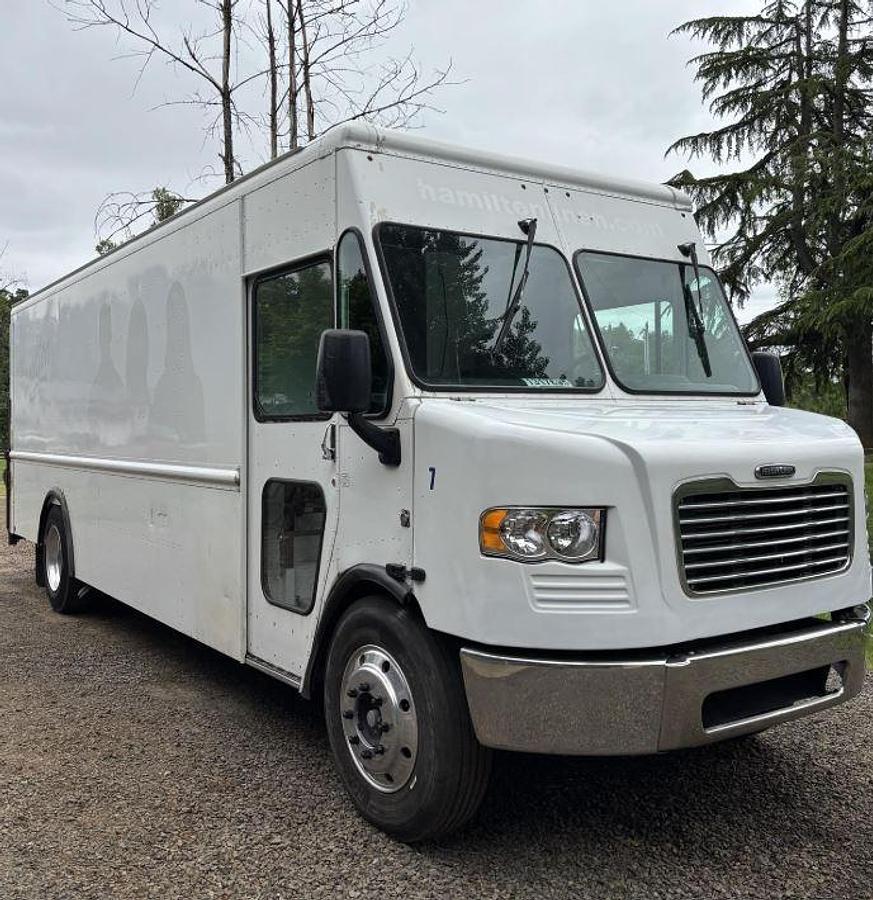 Used 2009 Freightliner MT55