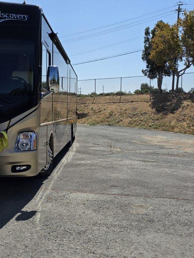 Used 2015 Fleetwood Discovery 40G Class A Motorhome