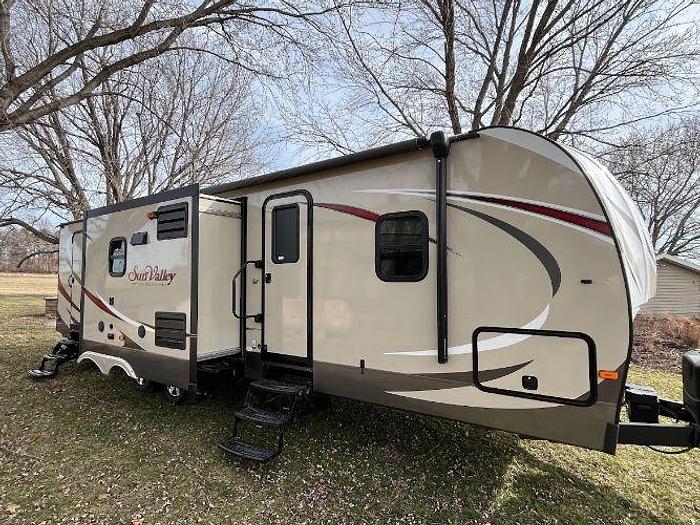 Used 2015 Evergreen Sun Valley S299DBH