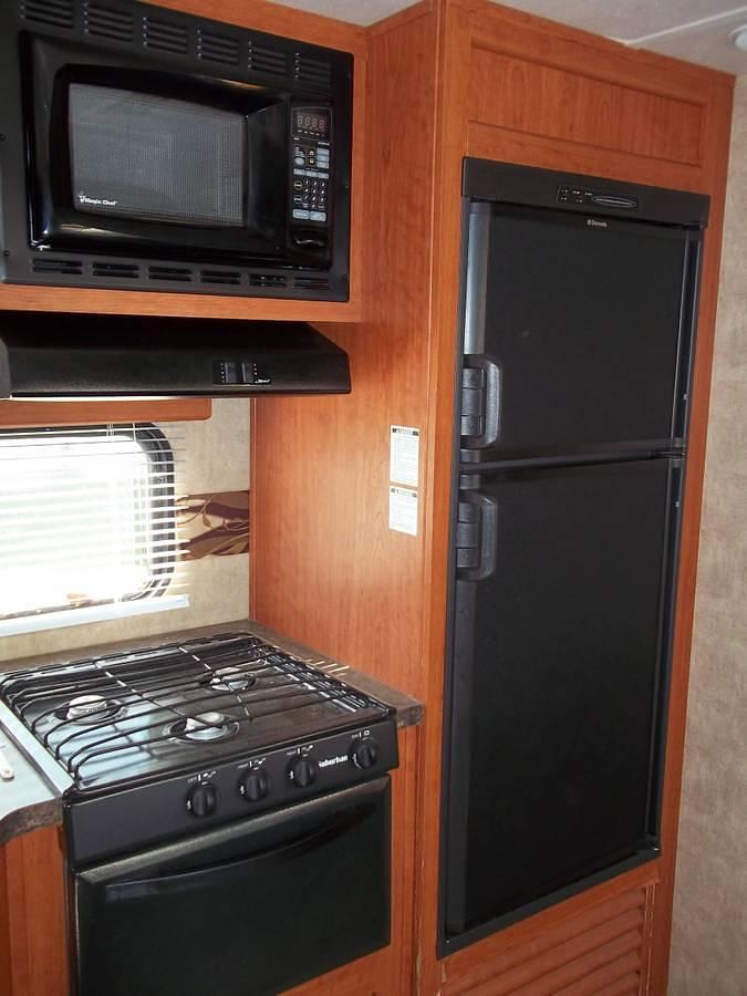 Used 2012 Forest River V Cross 32 FT Travel Trailer