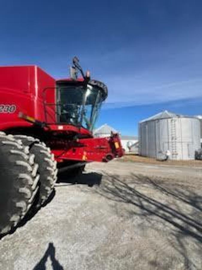 Used 2013 CASE IH 7230 Combine