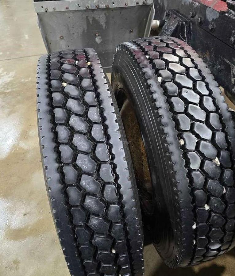 Used 1999 Peterbilt 379 Sleeper Semi Truck