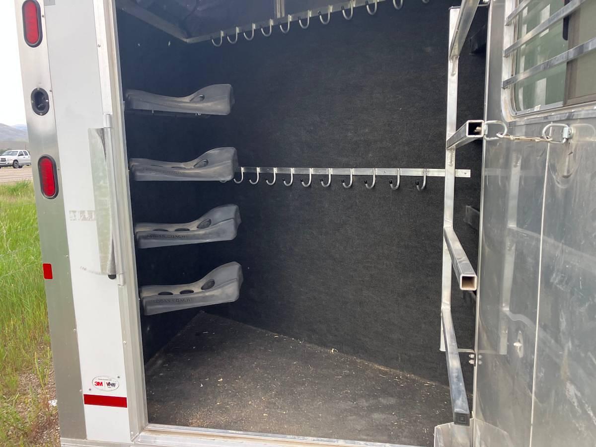 Used 2020 Logan Coach 4 Horse Living Quarters