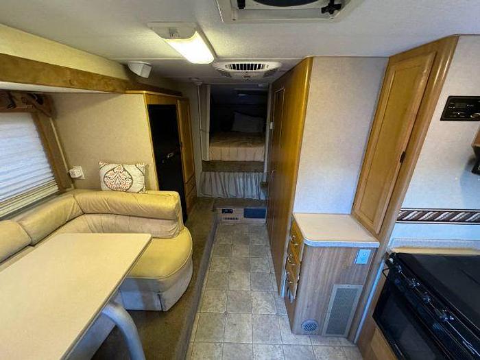 Used 2006 Lance 1181 MAX CAMPER