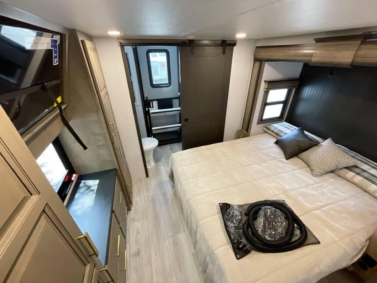 Used 2025 Keystone Montana 3915TB