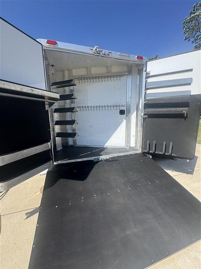 Used 2020 4 Star 3 Horse w/ Living Quarters