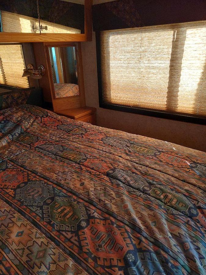 Used 1997 Country Coach Intrigue Class A Motorhome