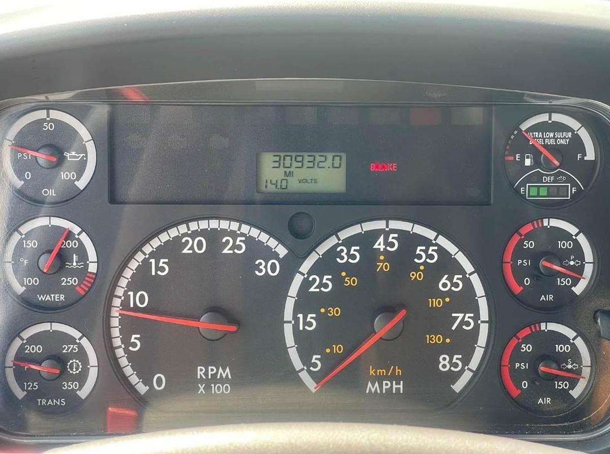 Used 2015 Freightliner M2 106 4x4 Boom