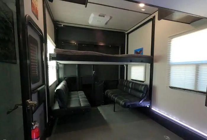 Used 2020 Dutchmen Voltage 3635