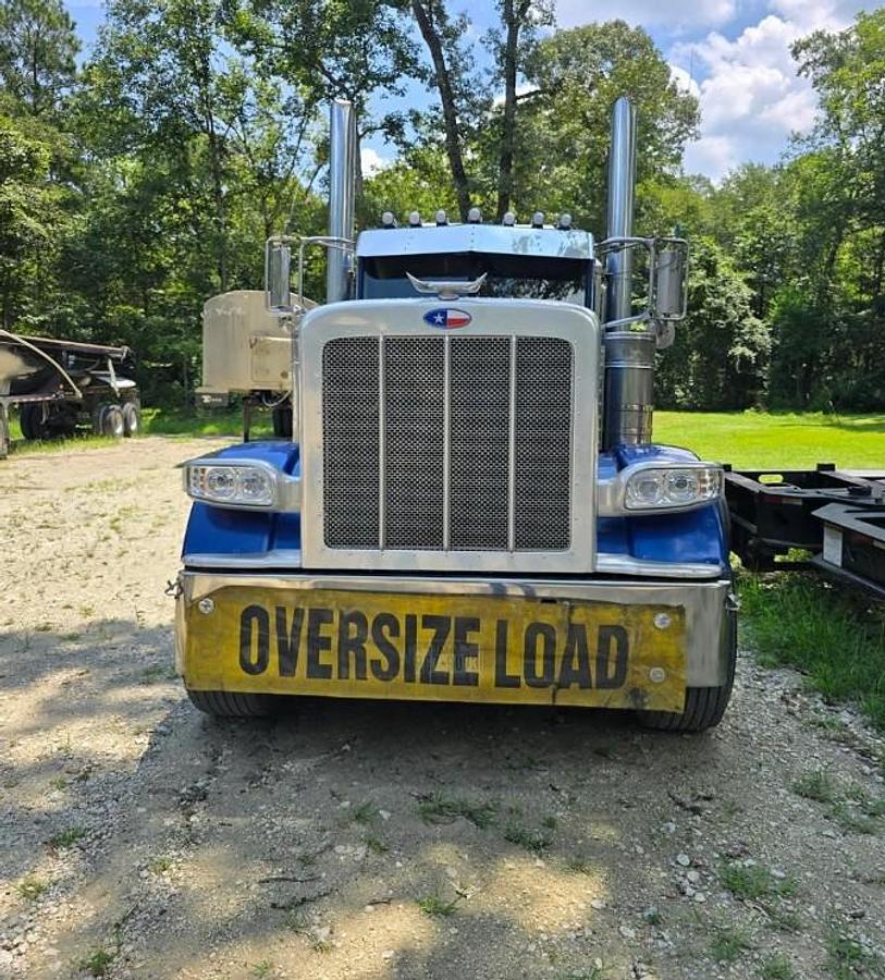 Used 2012 PETERBILT 389