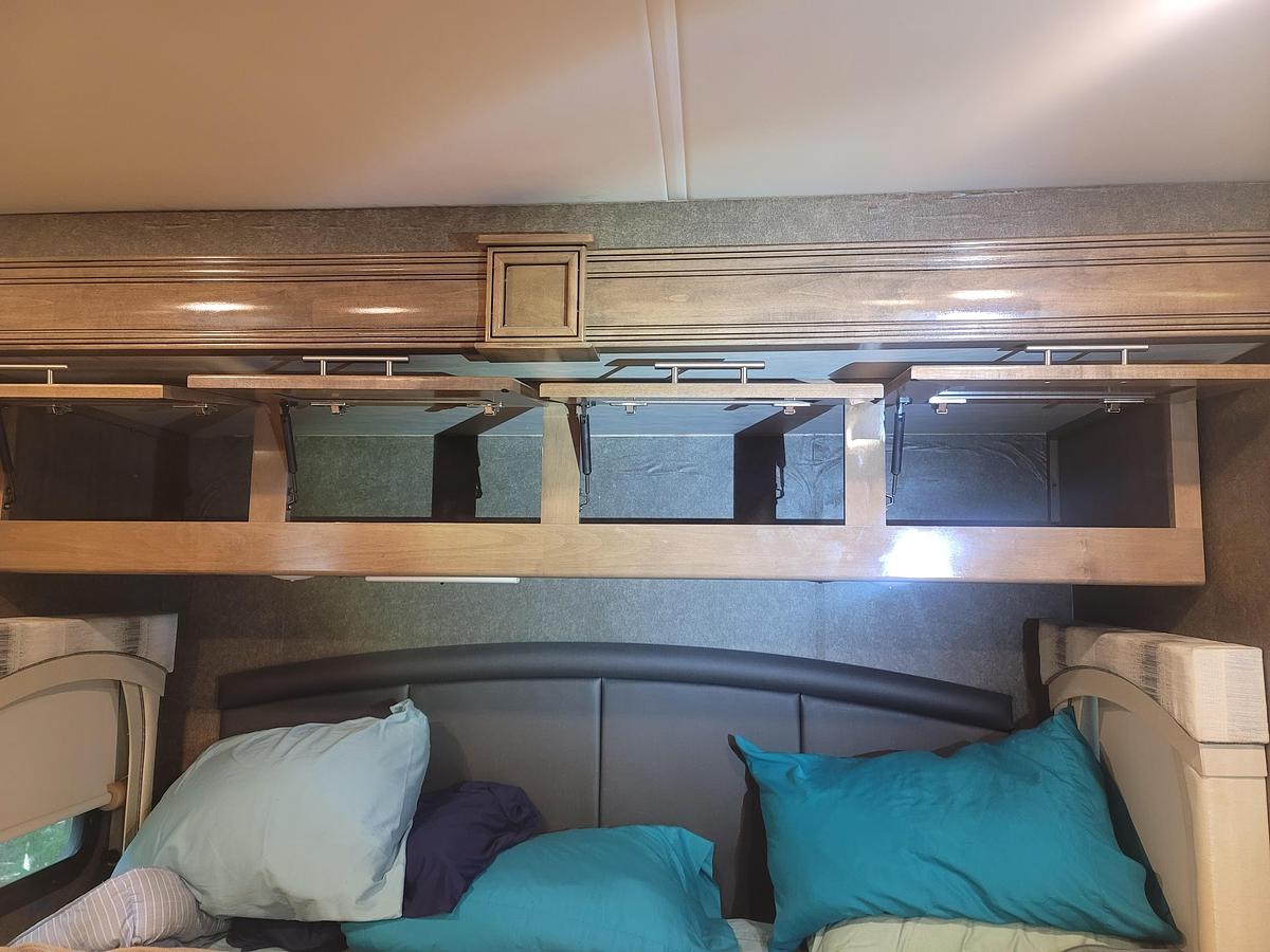 Used 2020 Thor Motor Coach Miramar 37.1 Class A Motorhome