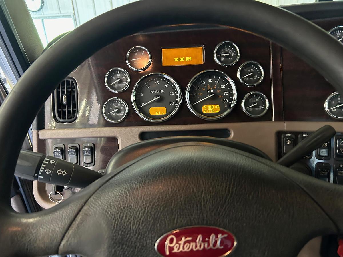 Used 2013 Peterbilt 389