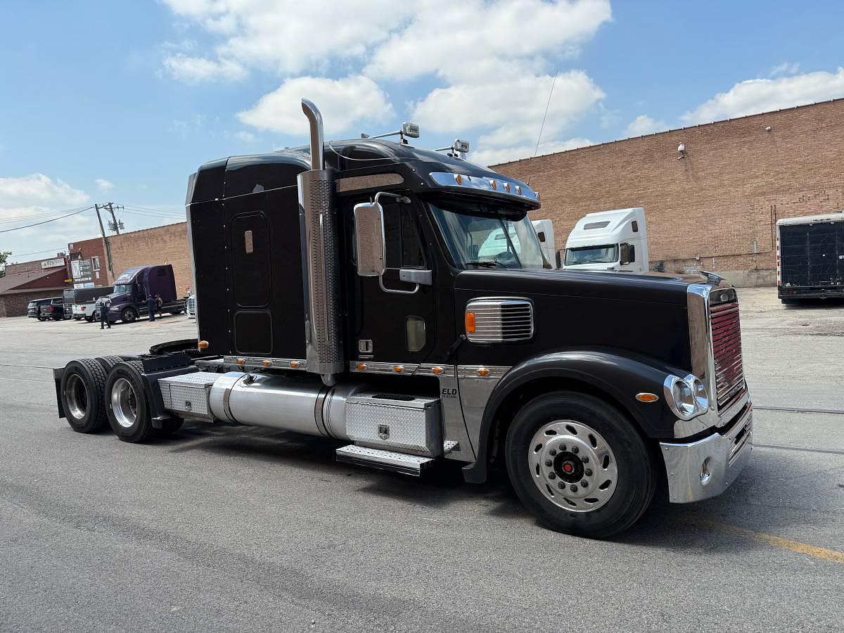 Used 2008 Freightliner Coronado 122SD