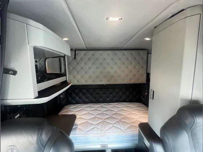 Used 2024 Kenworth W990