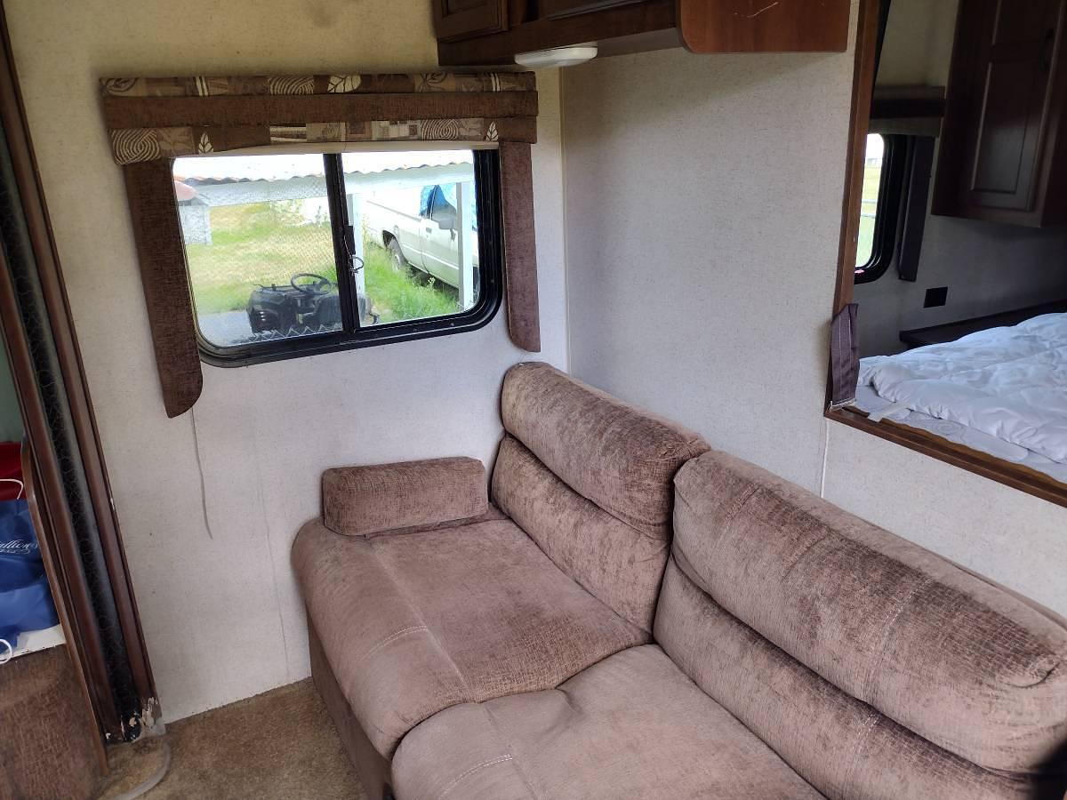 Used 2015 Jayco Flight 24ft Travel Trailer