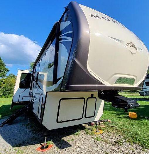 Used 2017 Keystone Montana Legacy 3661RL