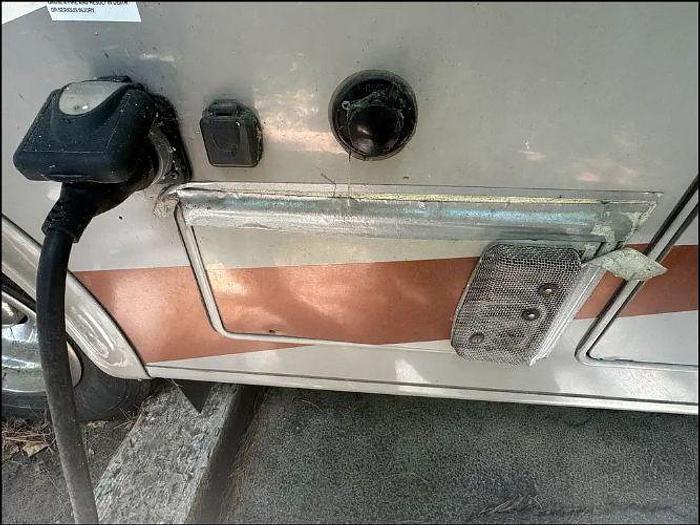 Used 2015 Thor Motor Coach Hurricane 27K