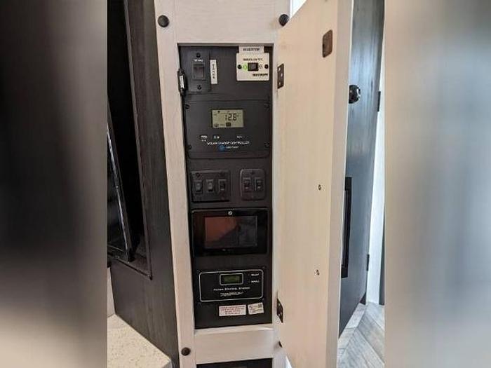 Used 2022 Heartland Cyclone 4006