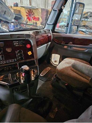 Used 2006 Freightliner Coronado