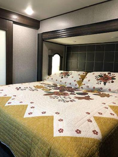 Used 2019 Keystone Avalanche 382FL