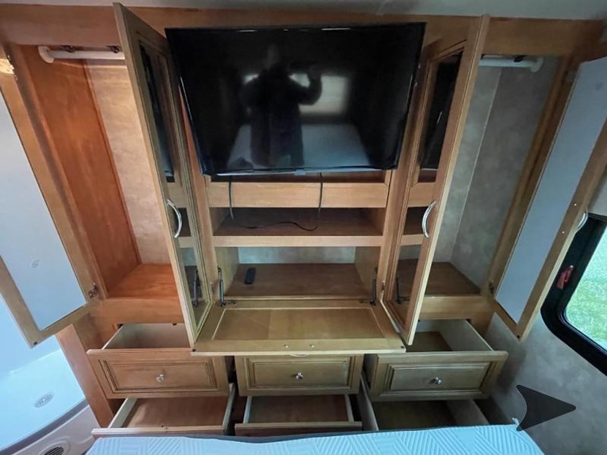 Used 2017 Nexus Phantom 32SC Class C Motorhome