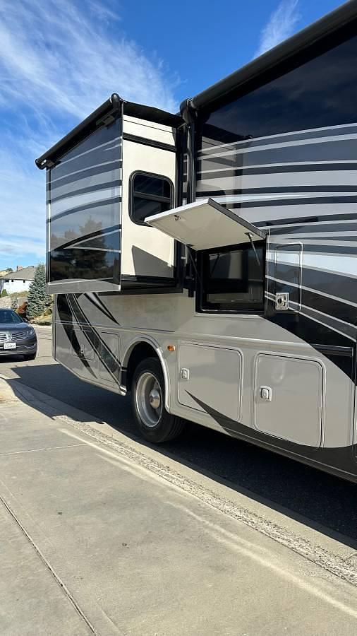 Used 2017 Thor Motor Coach Palazzo 36.1 Class A Motorhome