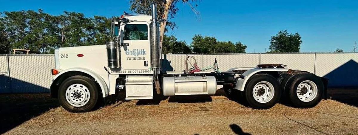 Used 2005 Peterbilt 379 Unibelt – CAT C15 475 HP – 13-Speed – Wet Kit – 245,000 Original Miles