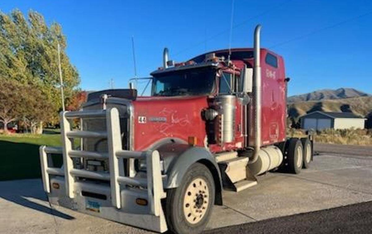 Used 2005 Kenworth W900L