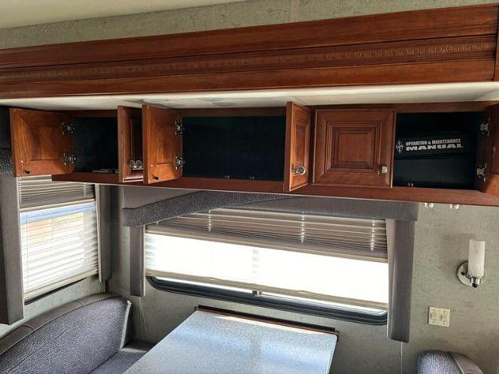 Used 2008 Fleetwood Revolution LE 40E