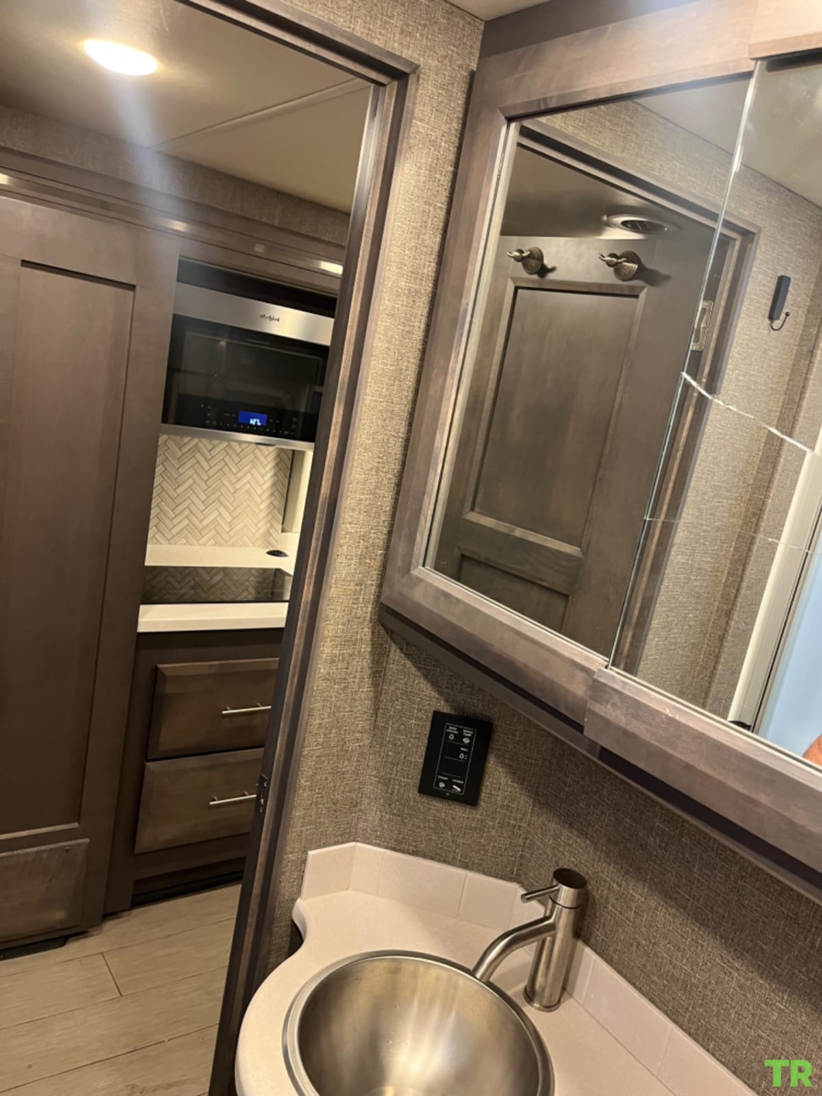 Used 2022 Thor Palazzo 33.5 | Diesel Pusher | Bath & a Half | Bunkhouse | Only 7,200 Miles | Private Owner