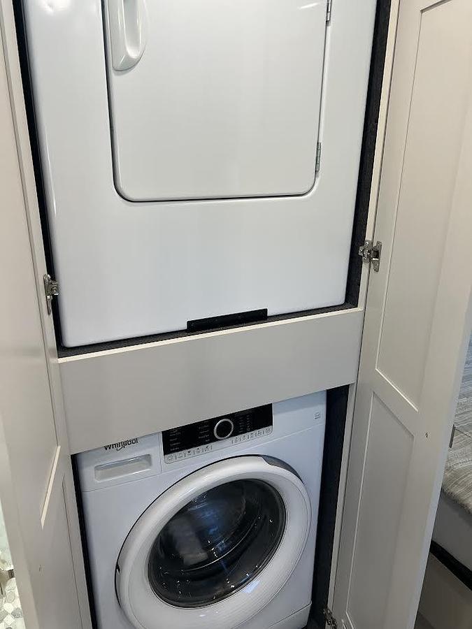 Used 2022 Fleetwood Discovery LXE 40M Class A Motorhome