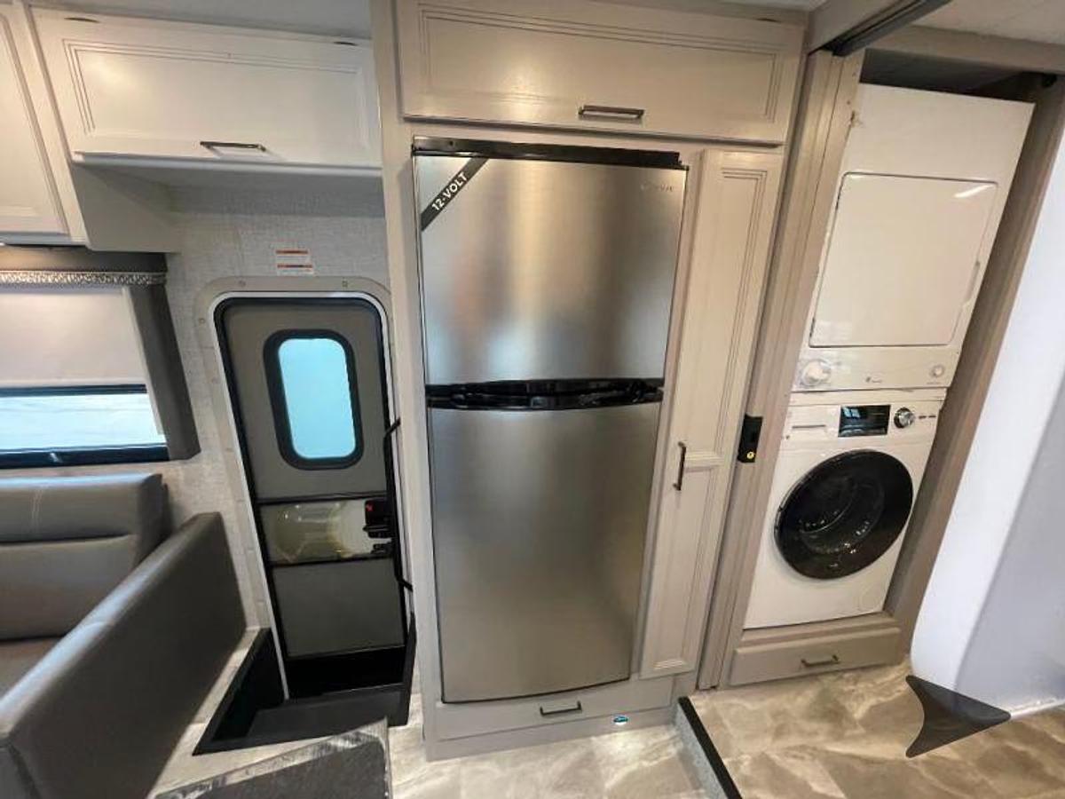 Used 2024 Thor Motor Coach Quantum KW29
