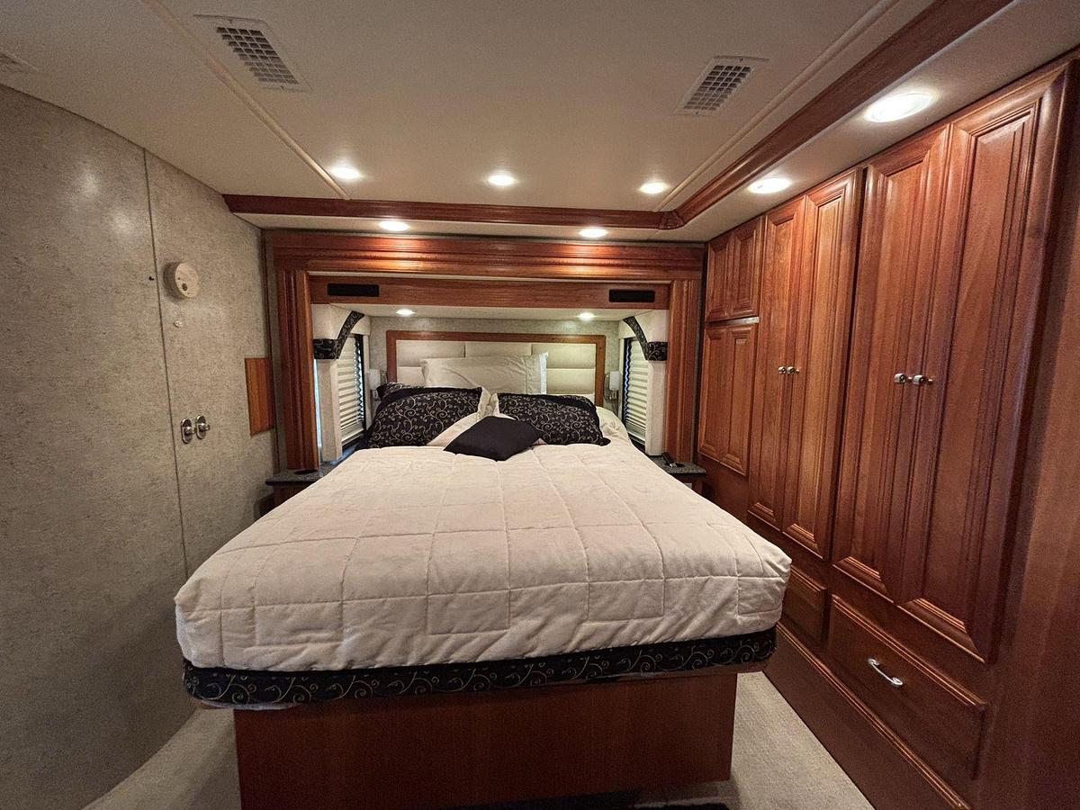 Used 2008 Fleetwood Revolution LE 40R Class A Diesel Motorhome