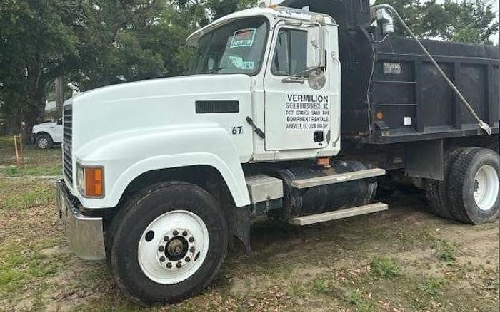 Used 2002 Mack CH613